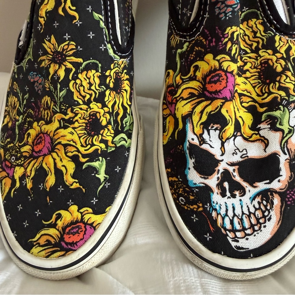 Vans Slip-On. Black with Colorful Floral and Skull Design. Used. Size 6M/7.5F - Picture 4 of 7